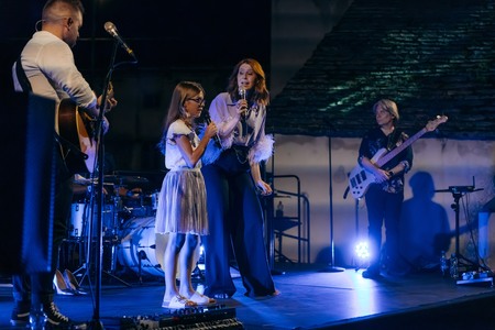 XOD-PRESS-Eva Boto – OBARVAJ SVET Z LJUBEZNIJO-23